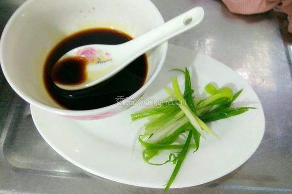 清蒸黄花鱼的做法图解4