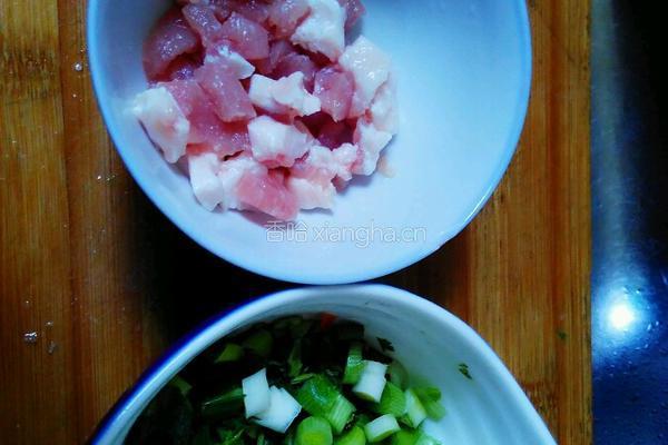 肉炒毛豆粒的做法图解2