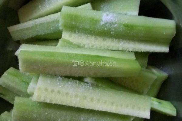 酸辣黄瓜的做法图解3