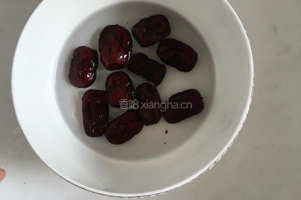 红枣木耳羹的做法图解3