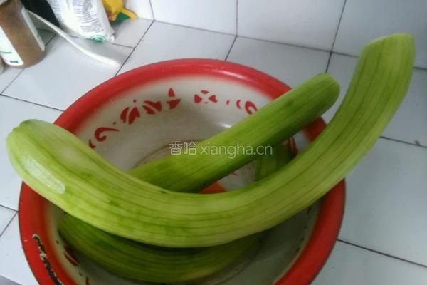 素炒丝瓜的做法图解2