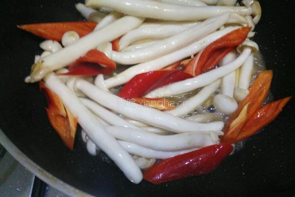 海鲜菇炒鸡丝的做法图解6