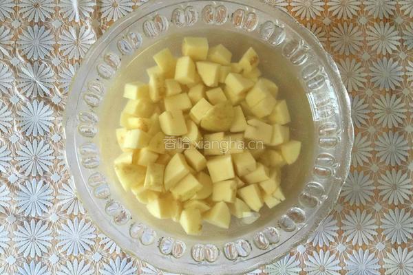 香菇土豆炖鸡腿的做法图解4