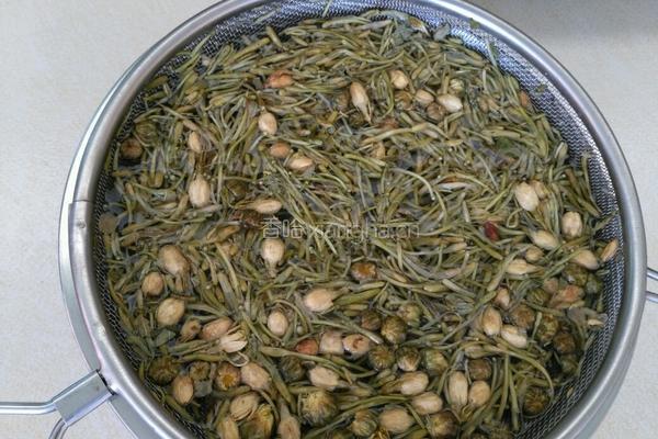 三花茶的做法图解1