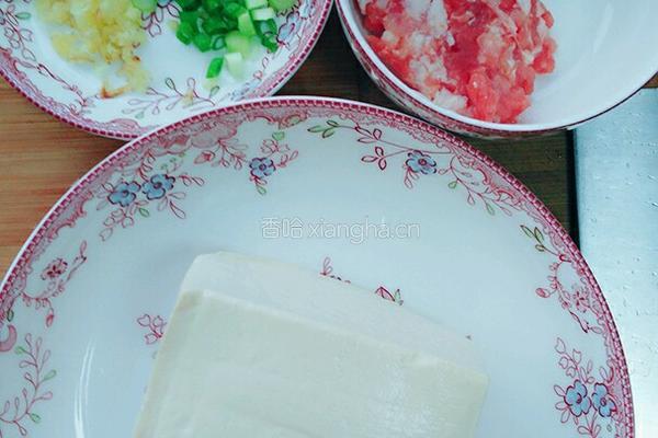 煲肉馅豆腐夹的做法图解1