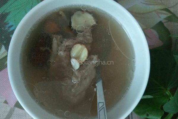 家猪沙骨汤的做法图解3