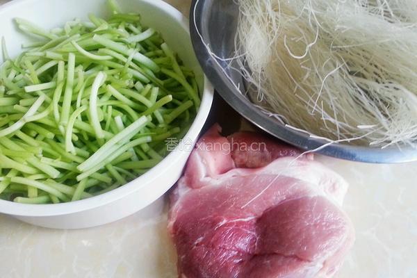 山芋藤炒面的做法图解1