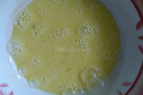 胡萝卜韭菜虾仁饼的做法图解2