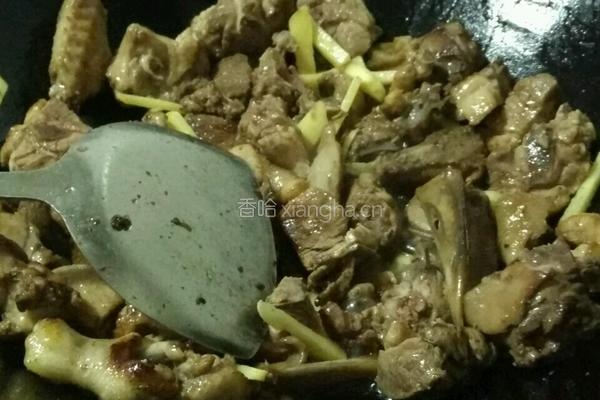 传统酸笋焖鸭的做法图解4