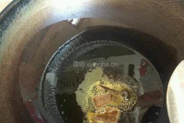 辣椒炒肉的做法图解1