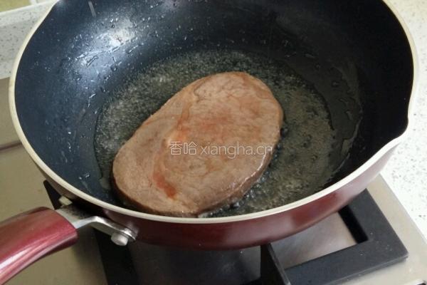 牛肉意面的做法图解2