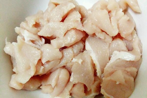 丝瓜青椒炒肉片的做法图解2