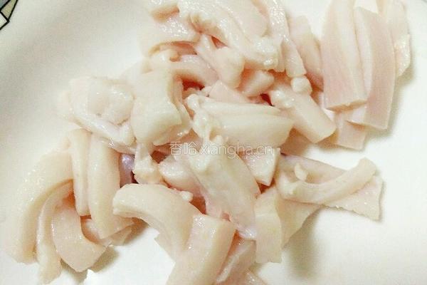 丝瓜青椒炒肉片的做法图解3