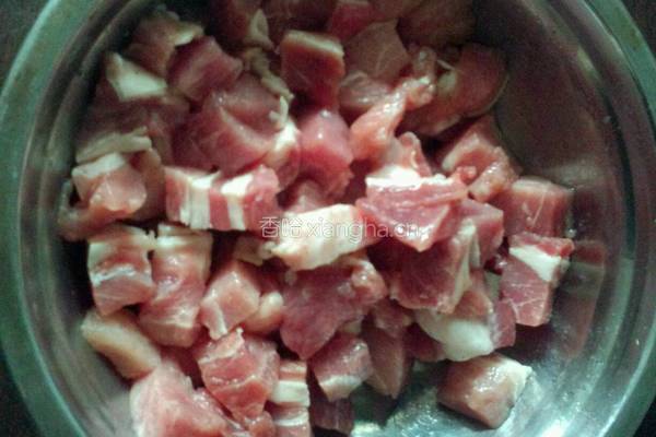 肉段茄子的做法图解1