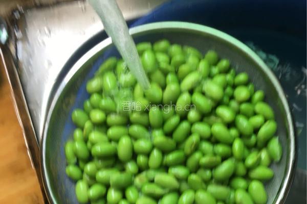 青椒毛豆的做法图解3
