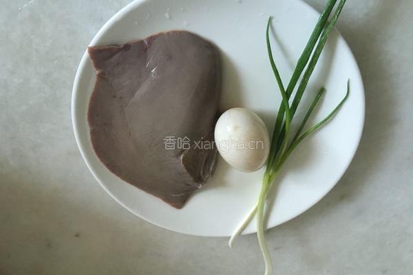 蛋花猪肝汤的做法图解1