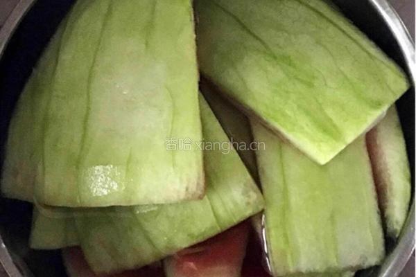 《西瓜皮猪肉饺子》的做法图解3