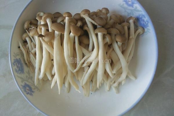 香酥蟹味菇的做法图解1