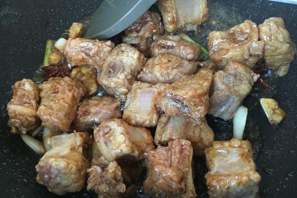 酱香土豆闷排骨的做法图解2