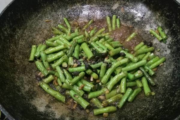 酱炒豆角的做法图解8
