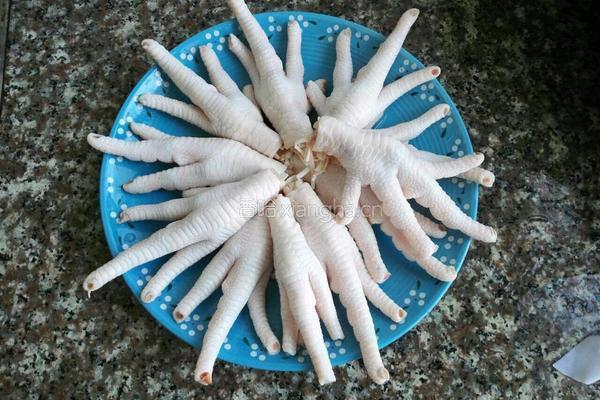香卤凤爪的做法图解1