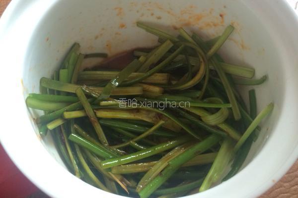 凉拌蒜苗的做法图解4
