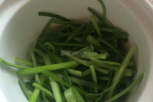凉拌蒜苗的做法图解3