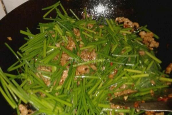 韭菜心炒肉丝的做法图解11