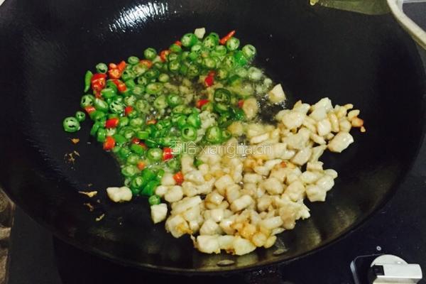 毛豆炒肉的做法图解5