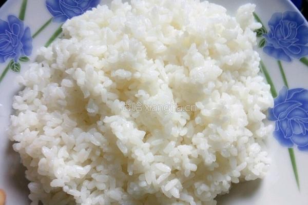 黄金蛋炒饭的做法图解2