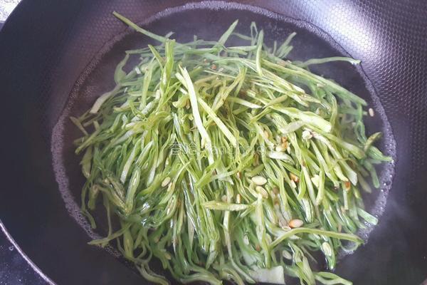 清炒扁豆丝的做法图解3