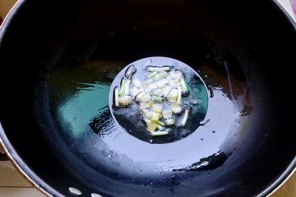 豇豆炒雪花菇的做法图解4