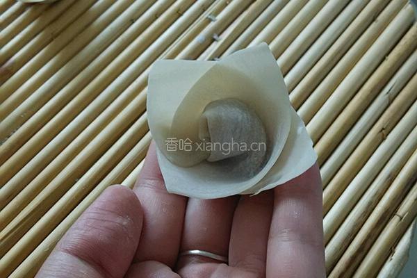 花朵馄饨的包法的做法图解4