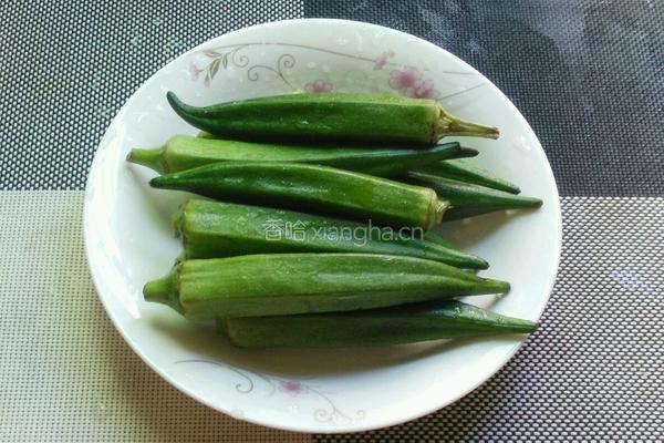 黄豆酱拌秋葵的做法图解1