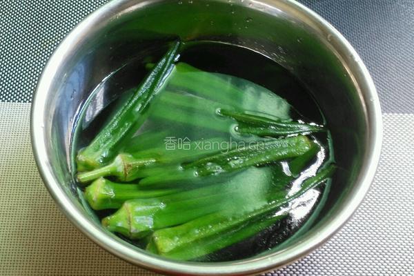 黄豆酱拌秋葵的做法图解3