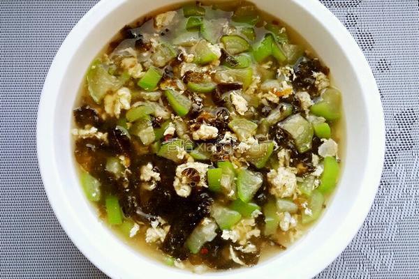 丝瓜鸡蛋紫菜汤的做法图解9