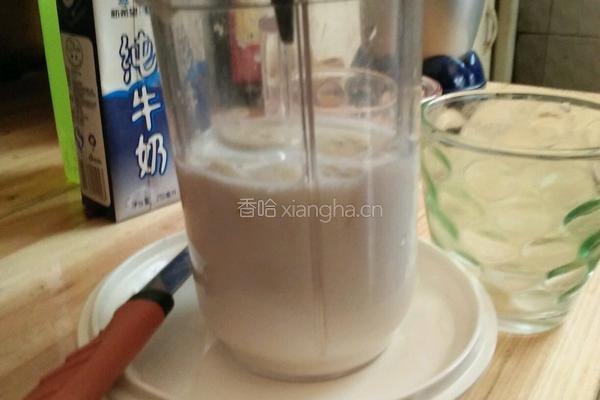 香蕉牛奶的做法图解3