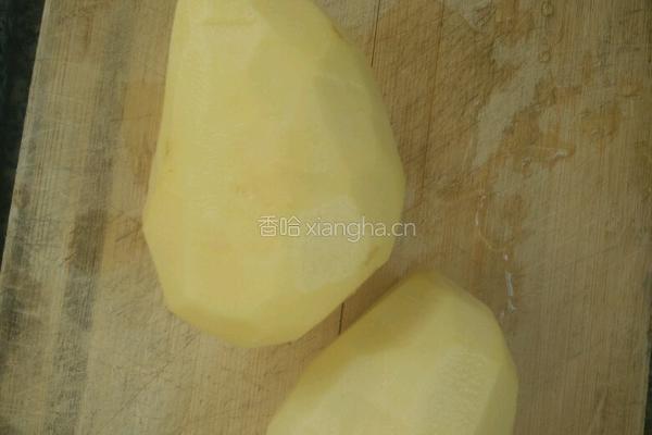 焖土豆的做法图解1
