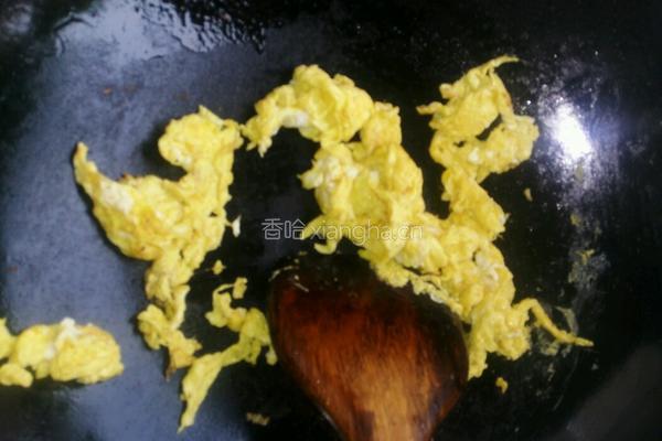 辣椒炒鸡蛋的做法图解4
