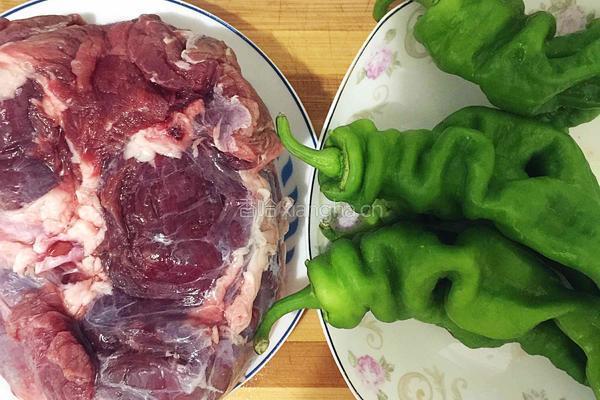 孜然炒肉的做法图解1