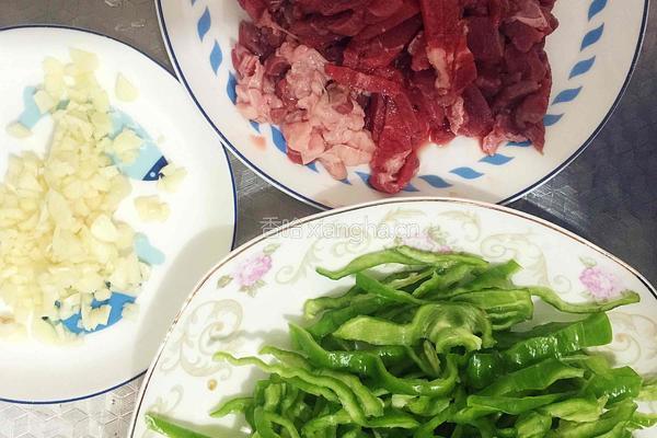 孜然炒肉的做法图解2