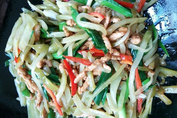 榨菜炒肉丝的做法图解5
