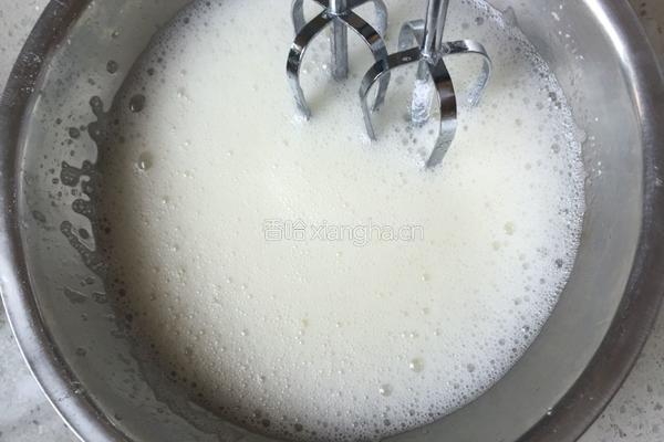 戚风蛋糕的做法图解6