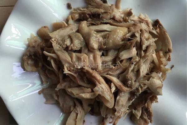 手撕鸡腿肉的做法图解7