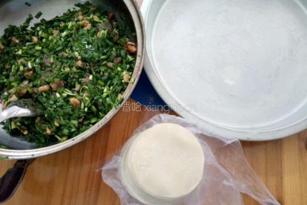 香菇虾米韭菜肉饺子的做法图解7