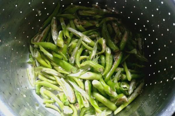 青椒炒肉丝的做法图解5