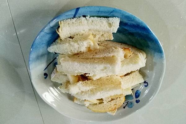 丝瓜炒面包的做法图解3