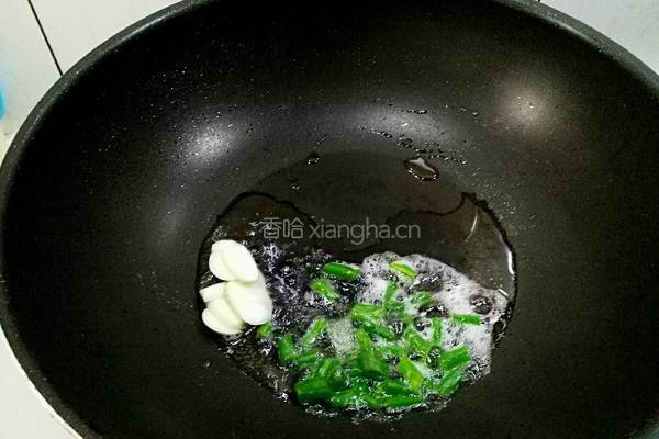 丝瓜炒面包的做法图解5