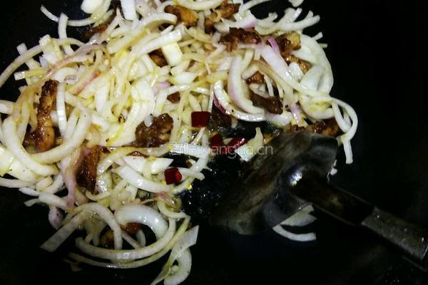 洋葱炒肉的做法图解5