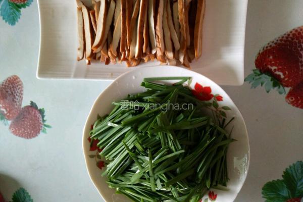 韭菜炒茶干的做法图解2